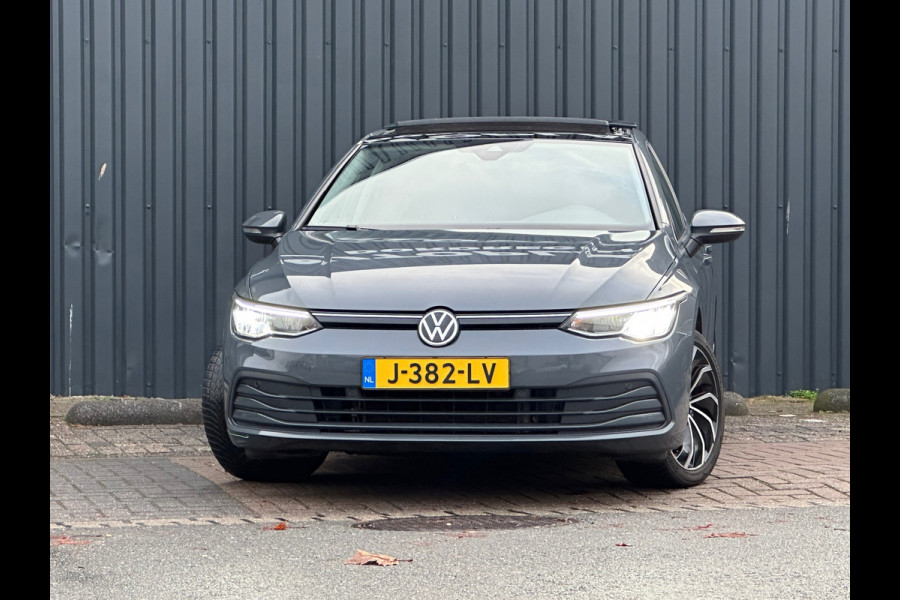 Volkswagen Golf 1.5 TSI Life Pano/ Navi / Sfeer