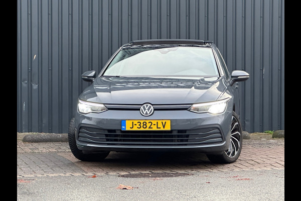 Volkswagen Golf 1.5 TSI Life Pano/ Navi / Sfeer