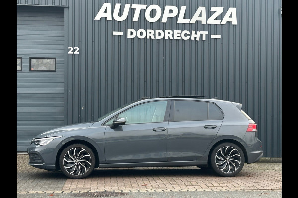 Volkswagen Golf 1.5 TSI Life Pano/ Navi / Sfeer