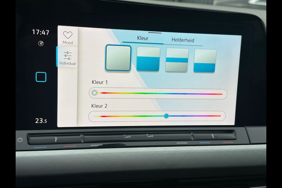 Volkswagen Golf 1.5 TSI Life Pano/ Navi / Sfeer