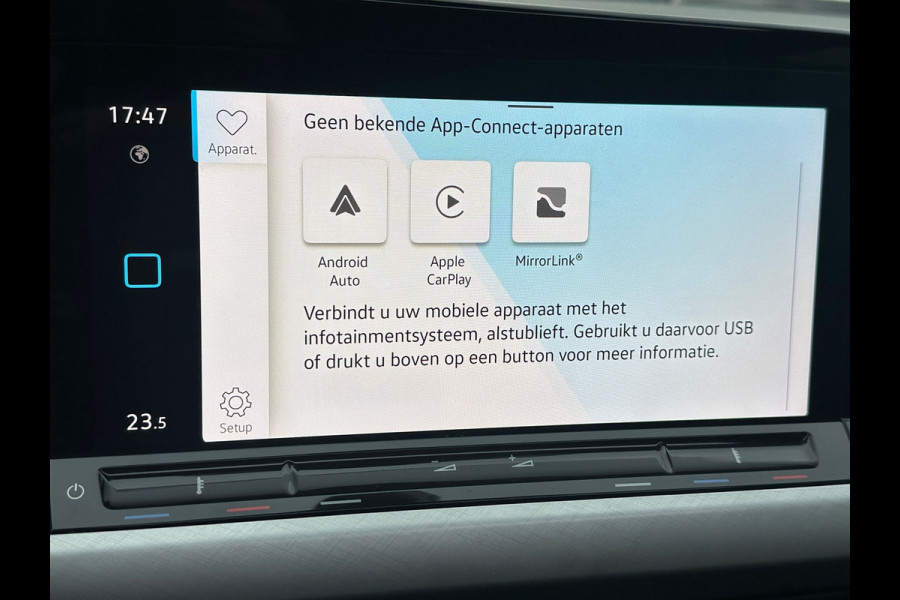 Volkswagen Golf 1.5 TSI Life Pano/ Navi / Sfeer