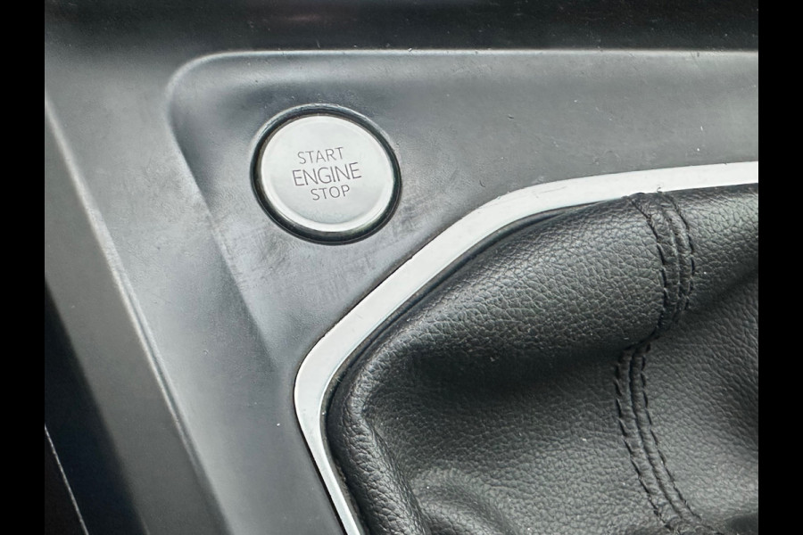 Volkswagen Golf 1.5 TSI Life Pano/ Navi / Sfeer