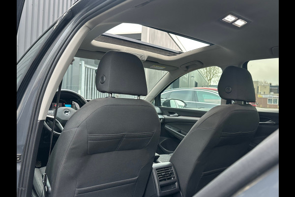 Volkswagen Golf 1.5 TSI Life Pano/ Navi / Sfeer