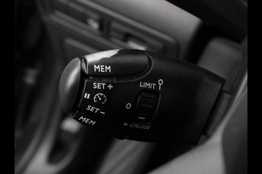 Citroën C3 Aircross 1.2 PureTech 110pk You Navigatie | Apple Carplay/Android Auto | Climate Control | Cruise Control | Dab | Parkeer sensoren