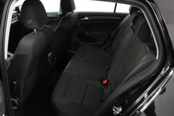 Volkswagen e-Golf Edition Navigatie Climate Control  Cruise control adaptief Parkeer sensoren  Lichtmetalen Velgen 17"