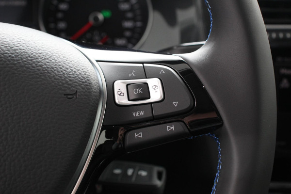 Volkswagen e-Golf Edition Navigatie Climate Control  Cruise control adaptief Parkeer sensoren  Lichtmetalen Velgen 17"