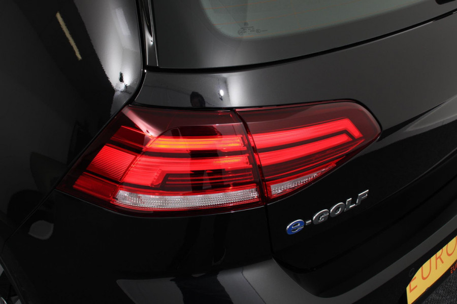 Volkswagen e-Golf Edition Navigatie Climate Control  Cruise control adaptief Parkeer sensoren  Lichtmetalen Velgen 17"