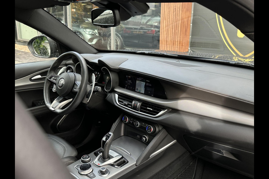 Alfa Romeo Stelvio 2.0 T AWD Veloce Panoramadak Adapt. Cruise Harman/Kardon Leer Stoelverw. 20''LM