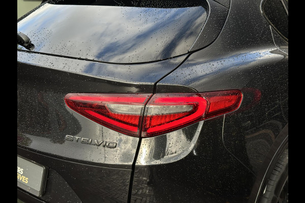 Alfa Romeo Stelvio 2.0 T AWD Veloce Panoramadak Adapt. Cruise Harman/Kardon Leer Stoelverw. 20''LM