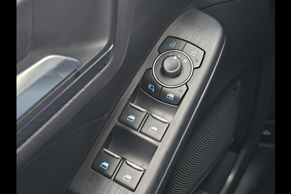 Ford Kuga 2.5 PHEV ST-Line 243 pk | Driver Assistance Pack | Wegklapbare trekhaak | 2.100 kg trekgewicht! | Winterpakket | 19 inch Licht metalen Velgen