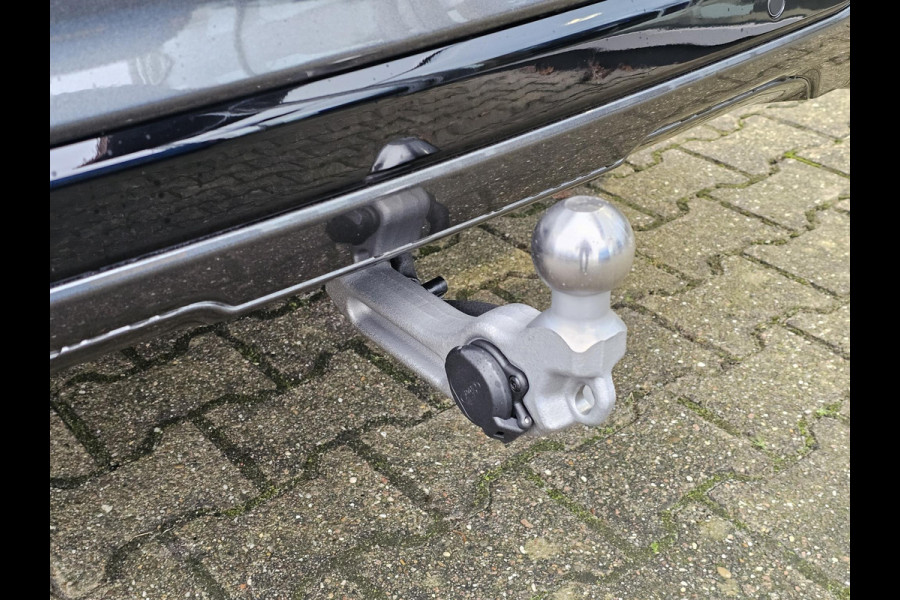 Ford Kuga 2.5 PHEV ST-Line 243 pk | Driver Assistance Pack | Wegklapbare trekhaak | 2.100 kg trekgewicht! | Winterpakket | 19 inch Licht metalen Velgen