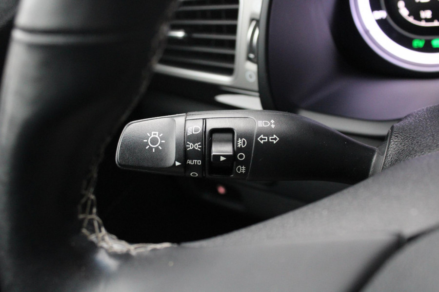 Kia Niro 1.6 GDi Hybrid ExecutiveLine | Dealeronderhouden | Stoel + Stuurverwarming | Climate Control | Cruise Control | Camera | Navigatie |