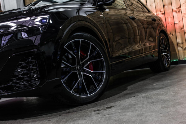 Audi Q8 60 TFSI e Quattro Competition *Pano*RS-Stoelen*B&O*4-Wiel besturing*360 Camera*