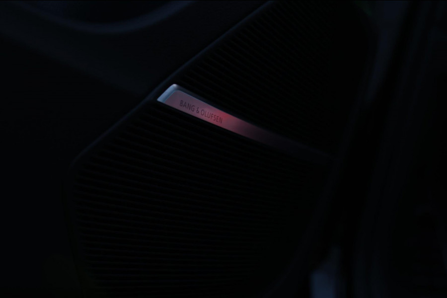 Audi Q8 60 TFSI e Quattro Competition *Pano*RS-Stoelen*B&O*4-Wiel besturing*360 Camera*