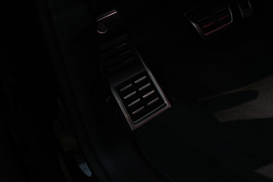 Audi Q8 60 TFSI e Quattro Competition *Pano*RS-Stoelen*B&O*4-Wiel besturing*360 Camera*