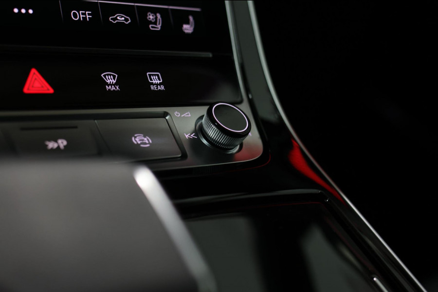 Audi Q8 60 TFSI e Quattro Competition *Pano*RS-Stoelen*B&O*4-Wiel besturing*360 Camera*