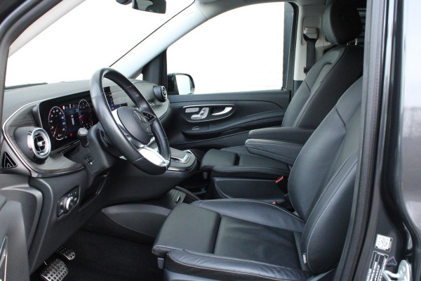 Mercedes-Benz V-Klasse 300d / XXL / 4-matic / DC / AMG / Luchtvering / Burmester / Elec Stoelen / Vol Opties / NIEUWSTAAT