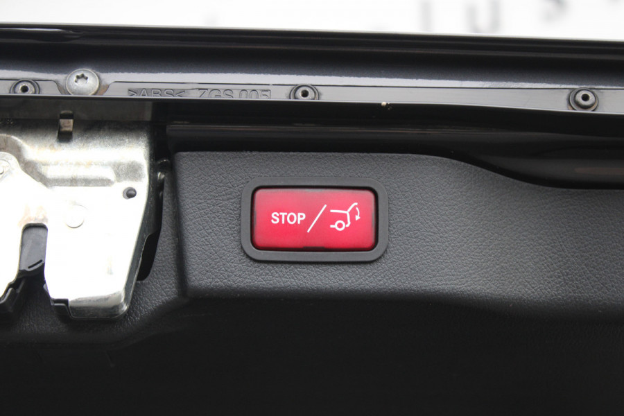 Mercedes-Benz V-Klasse 300d / XXL / 4-matic / DC / AMG / Luchtvering / Burmester / Elec Stoelen / Vol Opties / NIEUWSTAAT