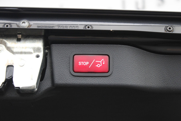 Mercedes-Benz V-Klasse 300d / XXL / 4-matic / DC / AMG / Luchtvering / Burmester / Elec Stoelen / Vol Opties / NIEUWSTAAT