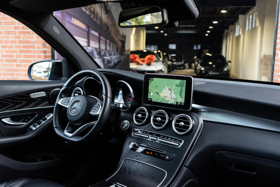 Mercedes-Benz GLC 250 4MATIC AMG Pano / Trekhaak / Camera
