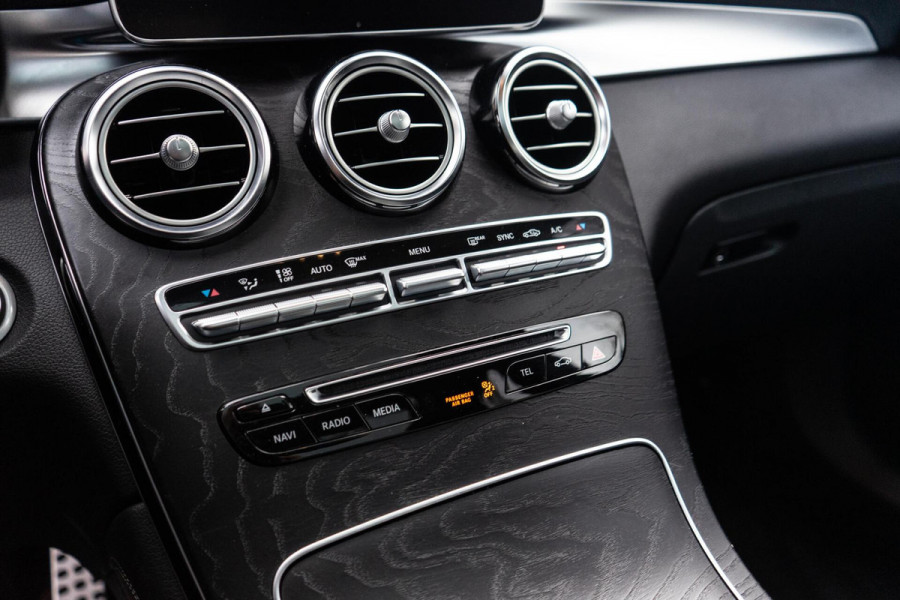 Mercedes-Benz GLC 250 4MATIC AMG Pano / Trekhaak / Camera