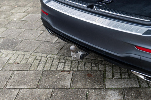 Mercedes-Benz GLC 250 4MATIC AMG Pano / Trekhaak / Camera