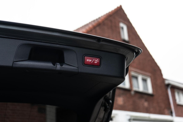 Mercedes-Benz GLC 250 4MATIC AMG Pano / Trekhaak / Camera