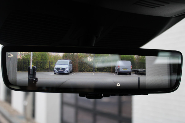 Mercedes-Benz V-Klasse 300d / Exclusive / DC / 4-Matic / Panorama / Elec Stoelen / 360 Cam / Burmester / Vol Opties / NIEUWSTAAT