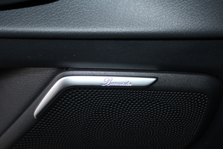 Mercedes-Benz V-Klasse 300d / Exclusive / 4-Matic / 6-Persoons / Panorama / Elec Stoelen / 360 Cam / Burmester / Vol Opties / NIEUWSTAAT