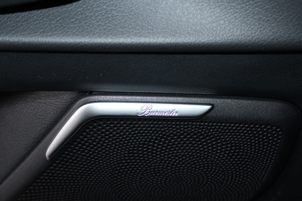 Mercedes-Benz V-Klasse 300d / Exclusive / 4-Matic / 6-Persoons / Panorama / Elec Stoelen / 360 Cam / Burmester / Vol Opties / NIEUWSTAAT