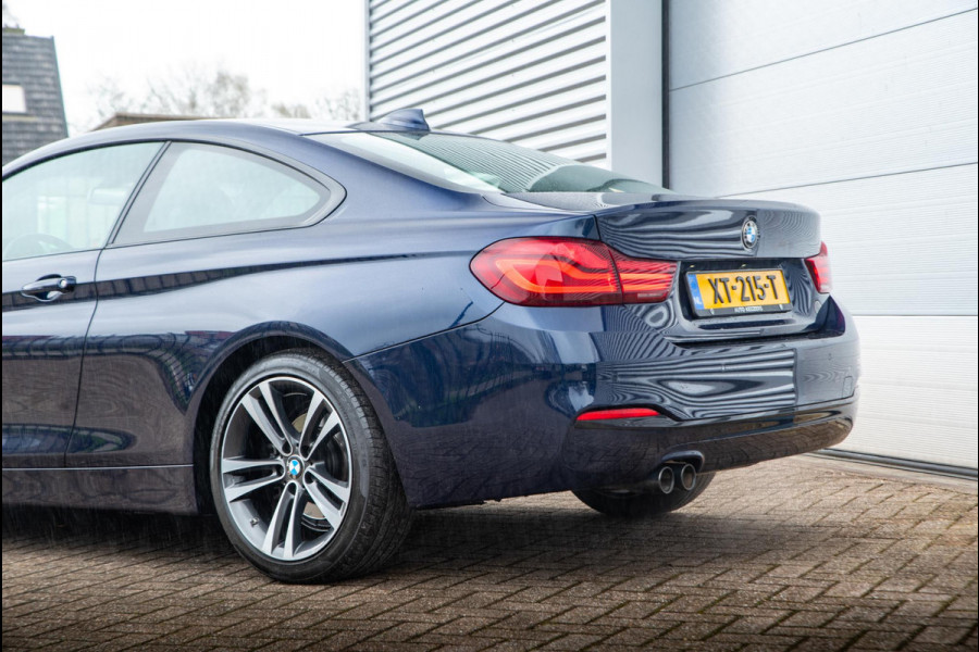BMW 4 Serie Coupé 420i Executive Edition Xenon Navigatie Keyless