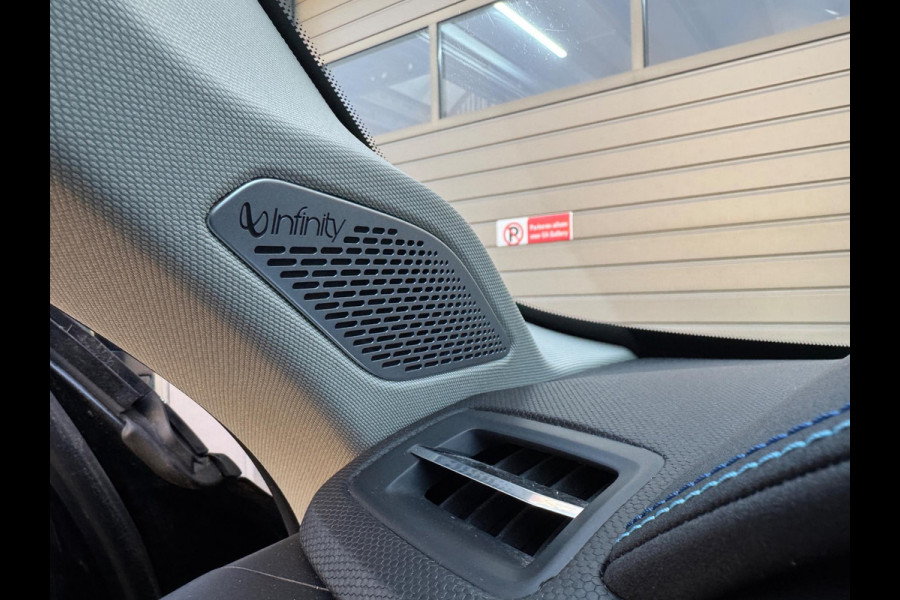 Lynk & Co 01 1.5 Bomvol Black Edition 261PK 360°Camera