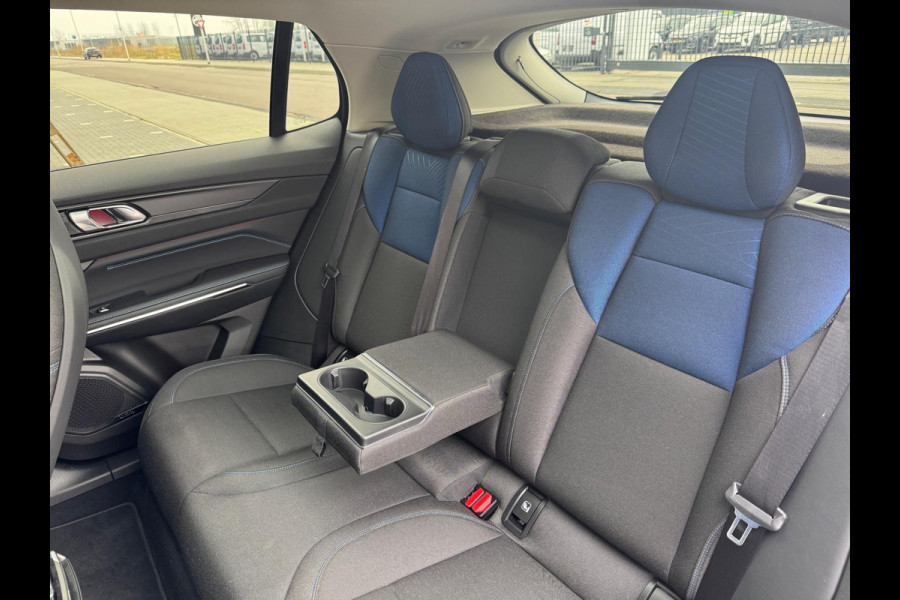 Lynk & Co 01 1.5 Bomvol Black Edition 261PK 360°Camera