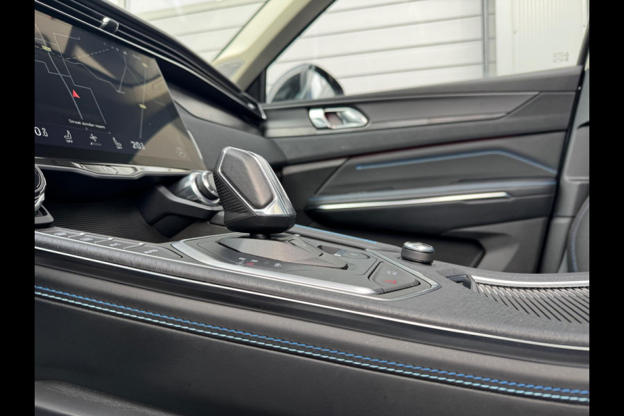 Lynk & Co 01 1.5 Bomvol Black Edition 261PK 360°Camera