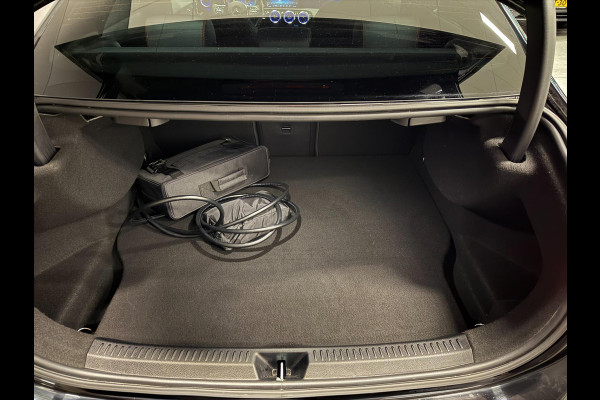 Mercedes-Benz A-Klasse 250 e AMG PREMIUM SFEERVERL/V-COCKPIT/NAVI/DAB/LED/CARPLAY/CRUISE///