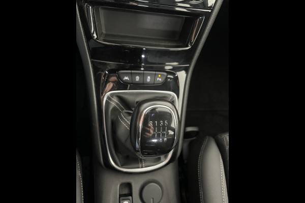 Opel Astra Sports Tourer 1.2 Business Elegance Airco - Cruise control - Parkeersensoren voor en achter - Achteruitrijcamera - Navigatie - Bluetooth - Keyless start and entry - Start/stop systeem - Stuur leder - Stuur multifunctioneel