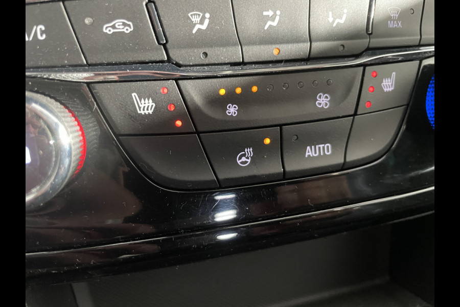 Opel Astra Sports Tourer 1.2 Business Elegance Airco - Cruise control - Parkeersensoren voor en achter - Achteruitrijcamera - Navigatie - Bluetooth - Keyless start and entry - Start/stop systeem - Stuur leder - Stuur multifunctioneel