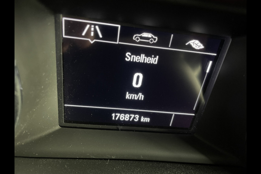 Opel Astra Sports Tourer 1.2 Business Elegance Airco - Cruise control - Parkeersensoren voor en achter - Achteruitrijcamera - Navigatie - Bluetooth - Keyless start and entry - Start/stop systeem - Stuur leder - Stuur multifunctioneel