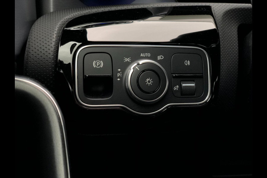 Mercedes-Benz A-Klasse 250 e PHEV AMG-Line | Climate, Cruise, Aut. Verl., Regensensor, 16'' LMV |