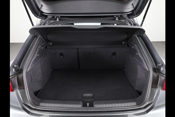 Audi A3 Sportback 35 TFSI S edition 150pk | Panoramadak | Navigatie |Lichtmetalen velgen | Climatronic