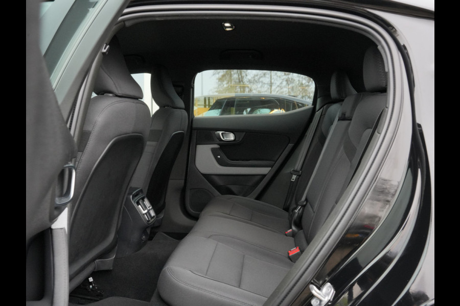 Polestar 2 Standard Range Single Motor 63kWh | SoH 97% | Stoelverwarming | Google Maps | 360 Graden