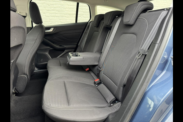 Ford FOCUS Wagon 1.0 EcoBoost Adaptive cruise Full LED Climate control Keyless Navi Winterpack Apple / Android B&O