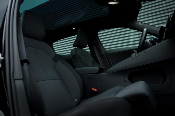 Polestar 2 Long Range Dual Motor Launch Edition 78kWh / Glasdak / BLIS / Trekhaak / Incl BTW