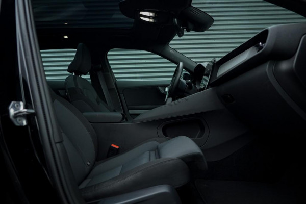 Polestar 2 Long Range Dual Motor Launch Edition 78kWh / Glasdak / BLIS / Trekhaak / Incl BTW