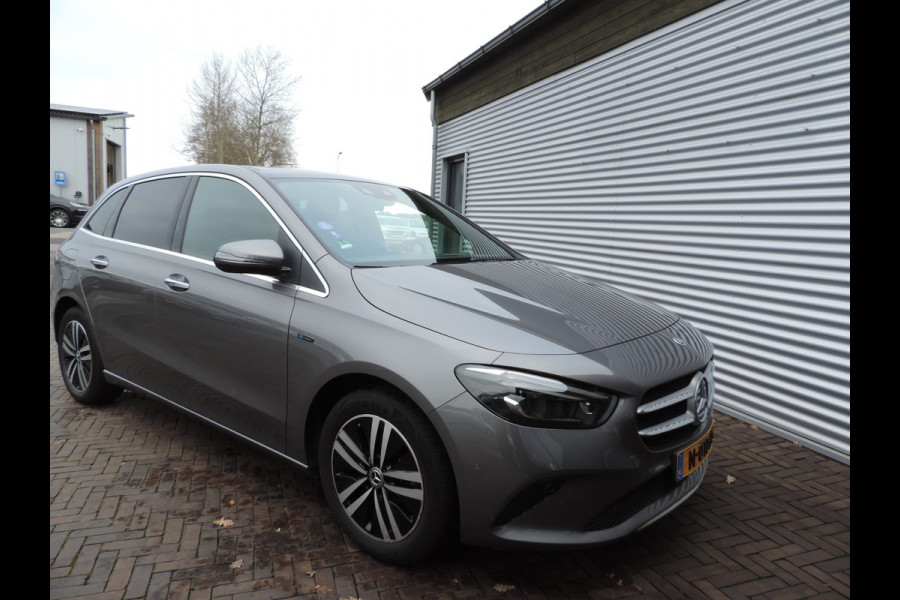 Mercedes-Benz B-Klasse 250 e Business Solution Luxury Limited panoramadak trekhaak