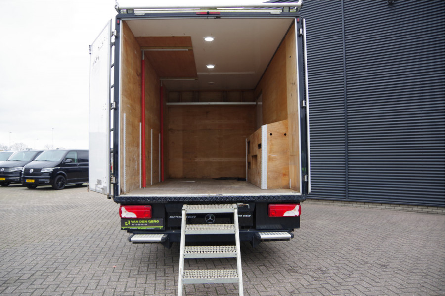 Mercedes-Benz Sprinter 519 3.0 CDI V6 BAKWAGEN, AUT. LED, CAMERA, MBUX10'', GEVEERDE STOEL, LEDER, NAVI, CLIMA, STOELVERWARMING, ZIJDEUR