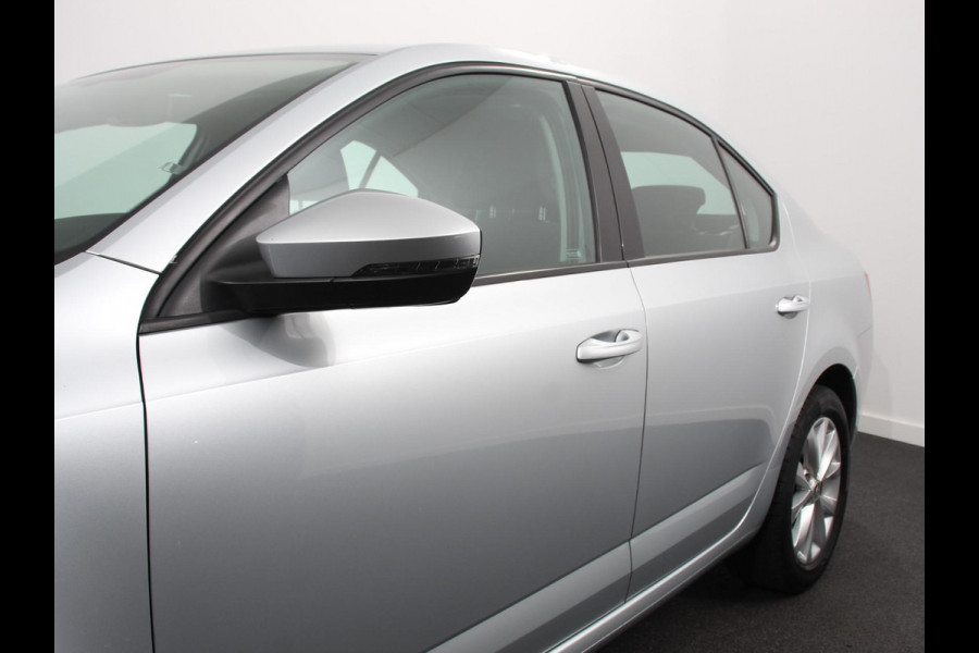 Škoda Octavia 1.5 TSI 150pk Automaat Ambition Business | Navigatie | Apple Carplay/ Android Auto | Climate control | Cruise control | Parkeersensoren | Voorstoelen verwarmd | Lichtmetalen velgen