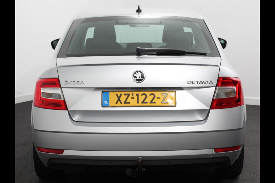 Škoda Octavia 1.5 TSI 150pk Automaat Ambition Business | Navigatie | Apple Carplay/ Android Auto | Climate control | Cruise control | Parkeersensoren | Voorstoelen verwarmd | Lichtmetalen velgen