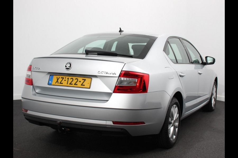 Škoda Octavia 1.5 TSI 150pk Automaat Ambition Business | Navigatie | Apple Carplay/ Android Auto | Climate control | Cruise control | Parkeersensoren | Voorstoelen verwarmd | Lichtmetalen velgen