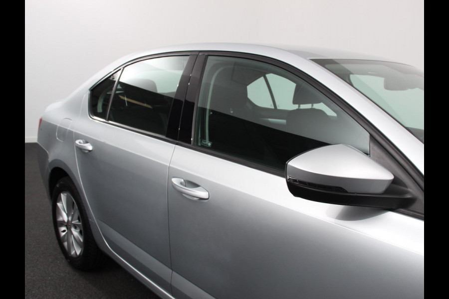 Škoda Octavia 1.5 TSI 150pk Automaat Ambition Business | Navigatie | Apple Carplay/ Android Auto | Climate control | Cruise control | Parkeersensoren | Voorstoelen verwarmd | Lichtmetalen velgen